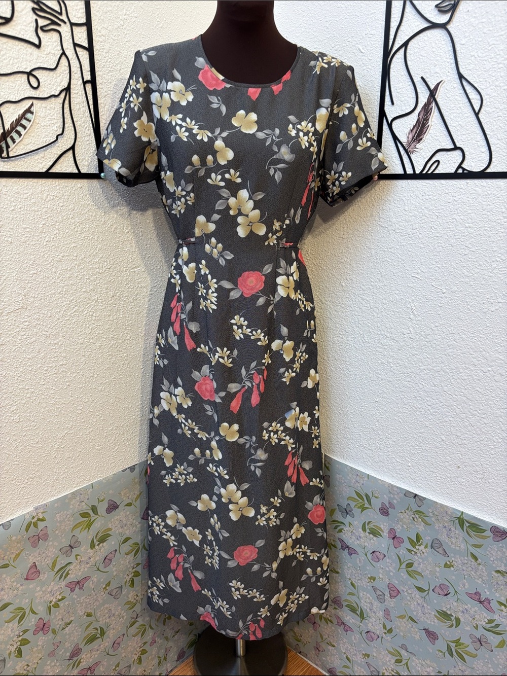 Vintage Floral Midi Dress in Charcoal grey  with Pink & Cream Blooms. Size S.